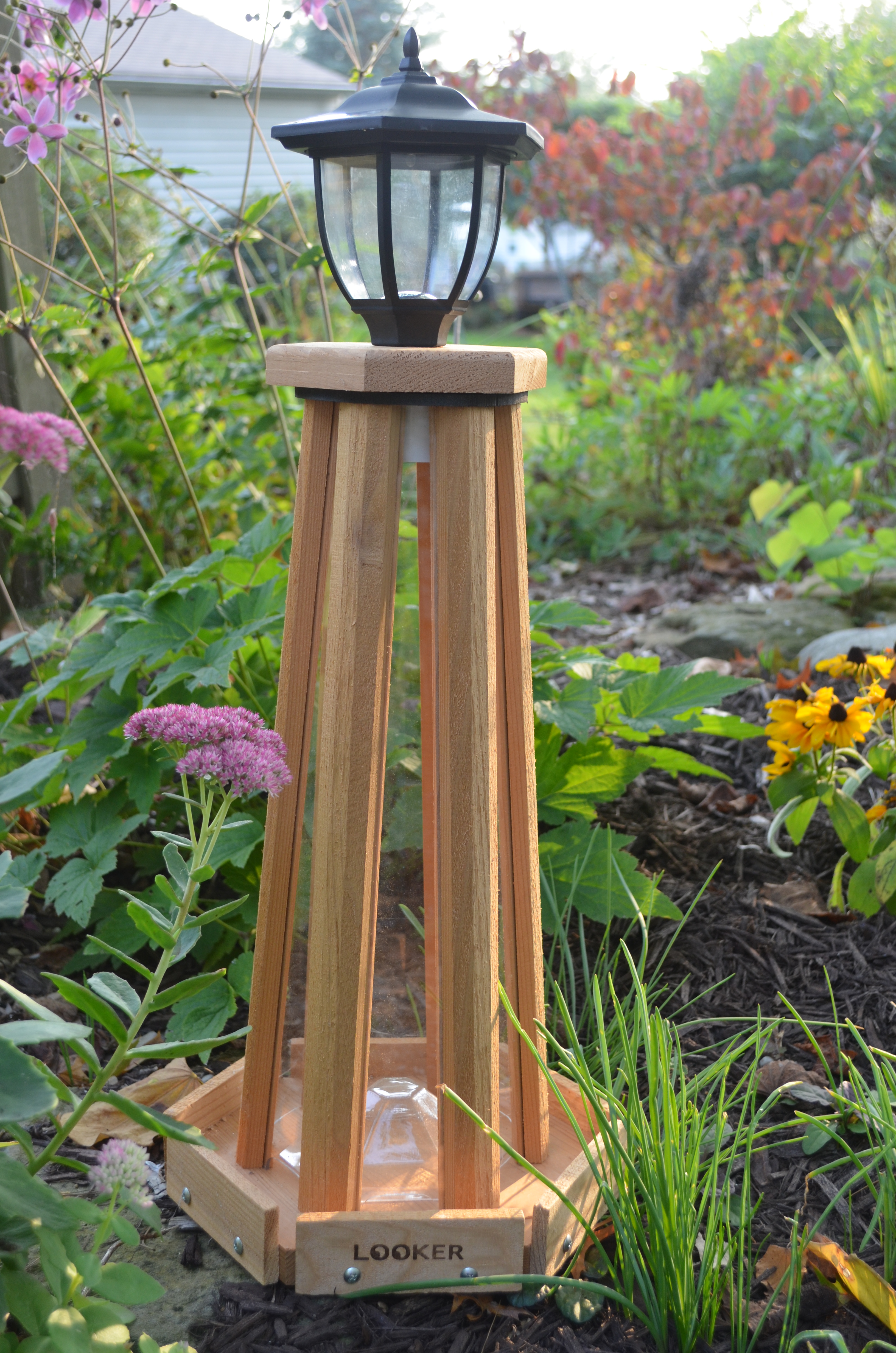 Lighthouse Birdfeeder